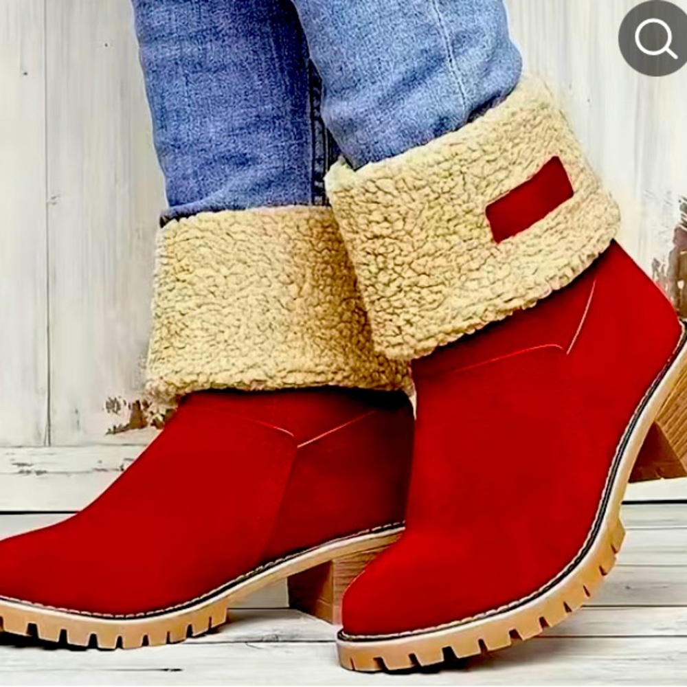 NWOT  cute red 👢 low cut boots..
